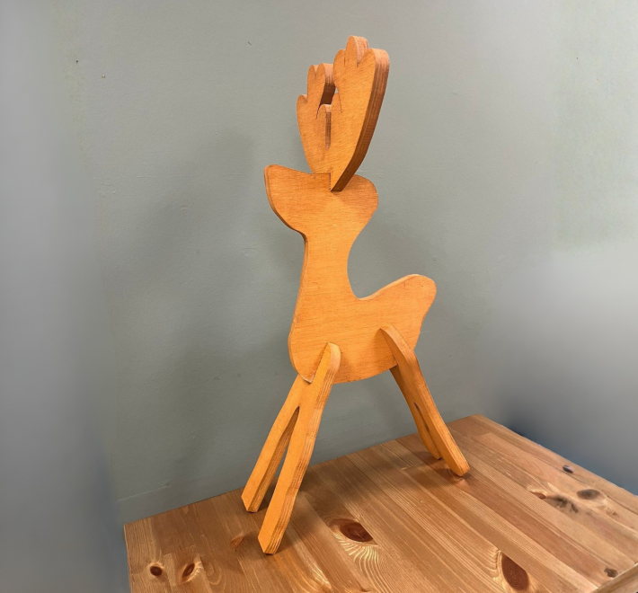 Slot Reindeer Statue